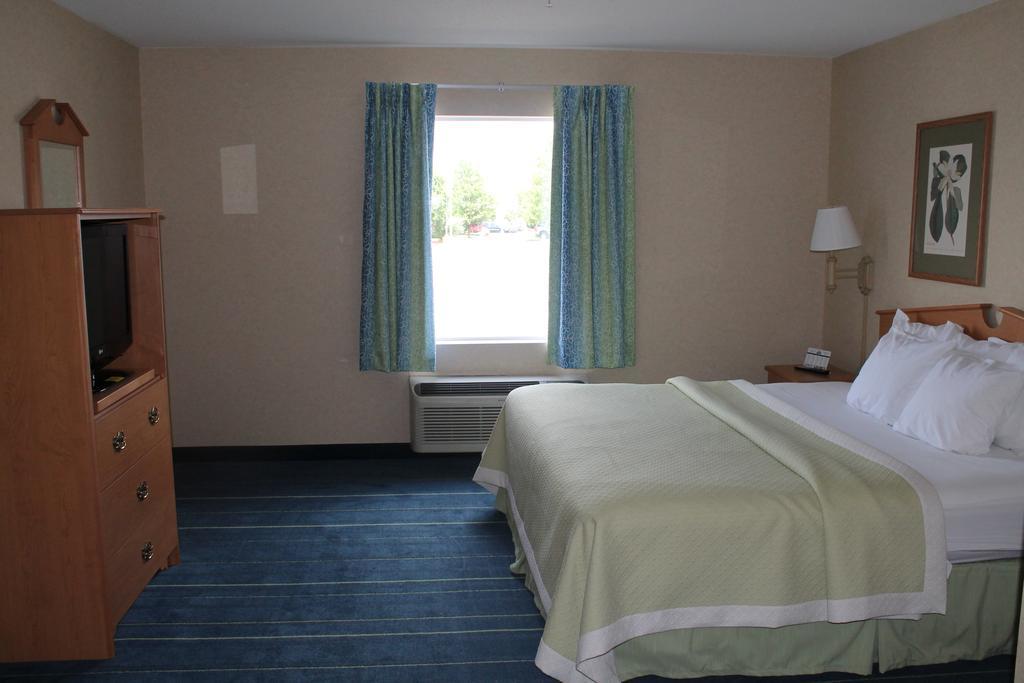 Days Inn & Suites By Wyndham Bridgeport - Clarksburg Zimmer foto