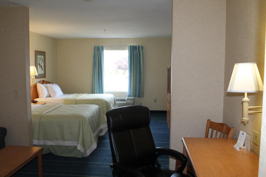 Days Inn & Suites By Wyndham Bridgeport - Clarksburg Zimmer foto