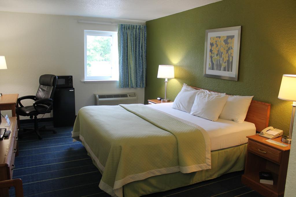 Days Inn & Suites By Wyndham Bridgeport - Clarksburg Zimmer foto