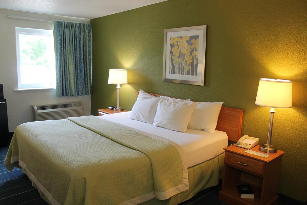 Days Inn & Suites By Wyndham Bridgeport - Clarksburg Zimmer foto