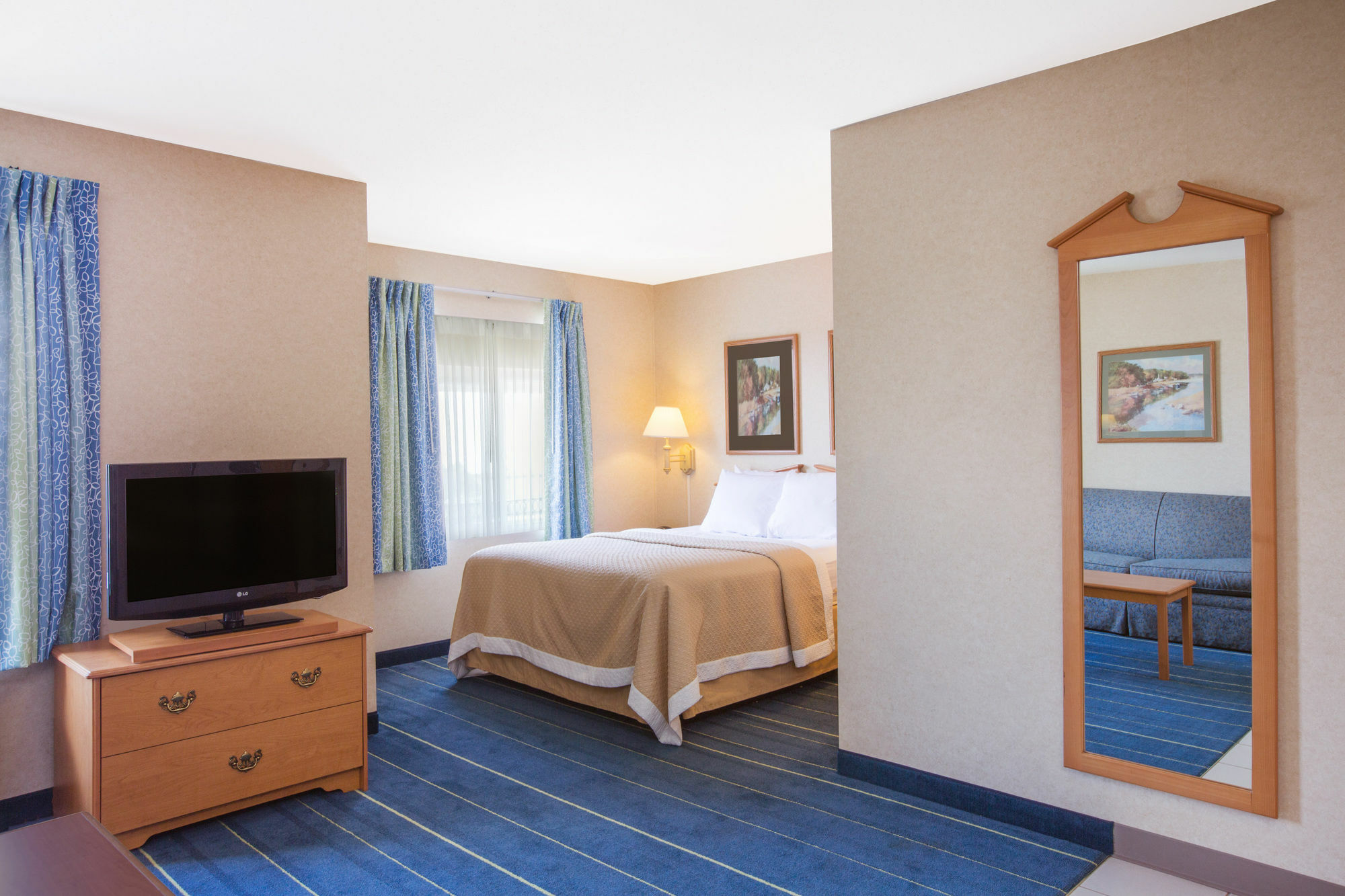 Days Inn & Suites By Wyndham Bridgeport - Clarksburg Exterior foto