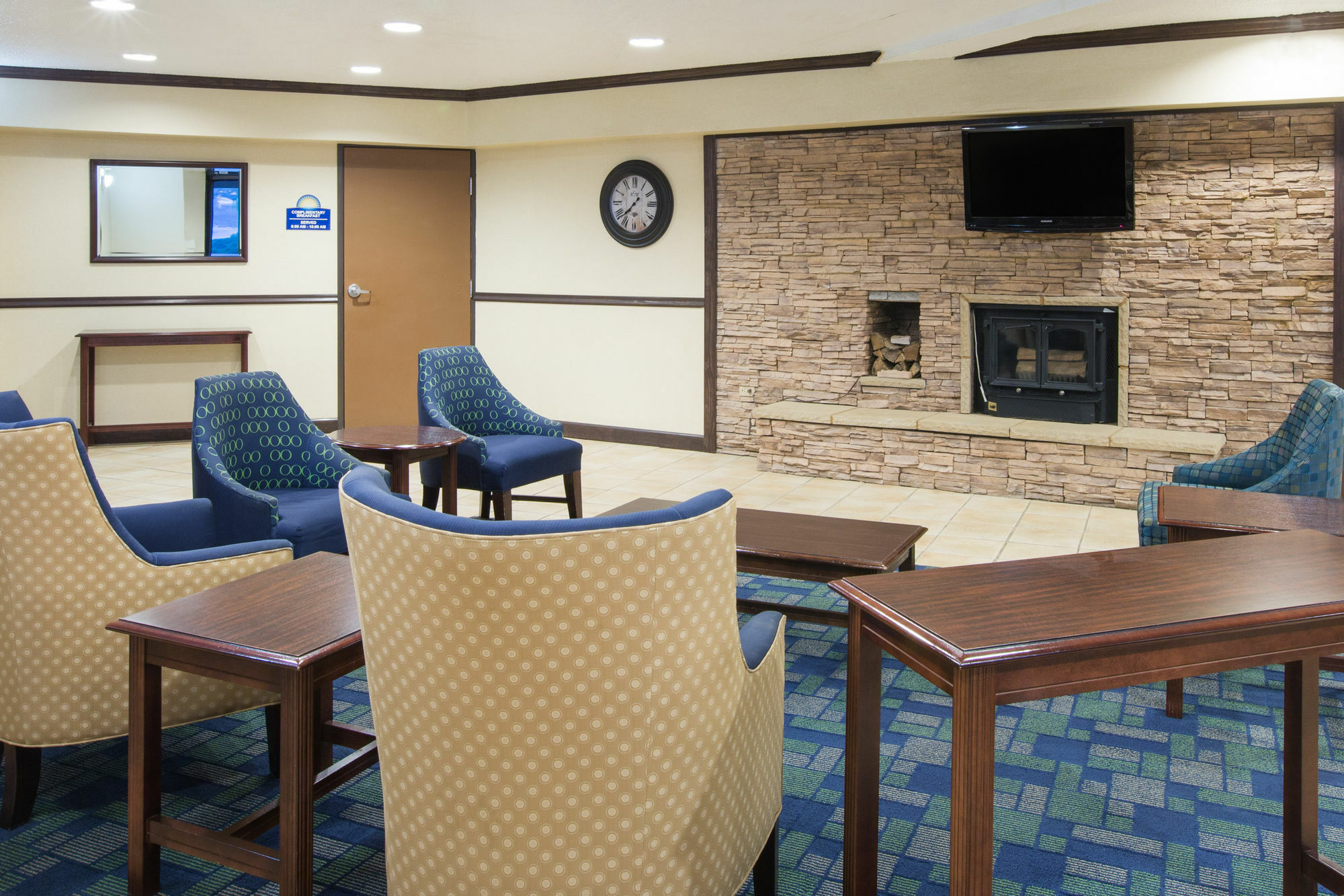 Days Inn & Suites By Wyndham Bridgeport - Clarksburg Exterior foto